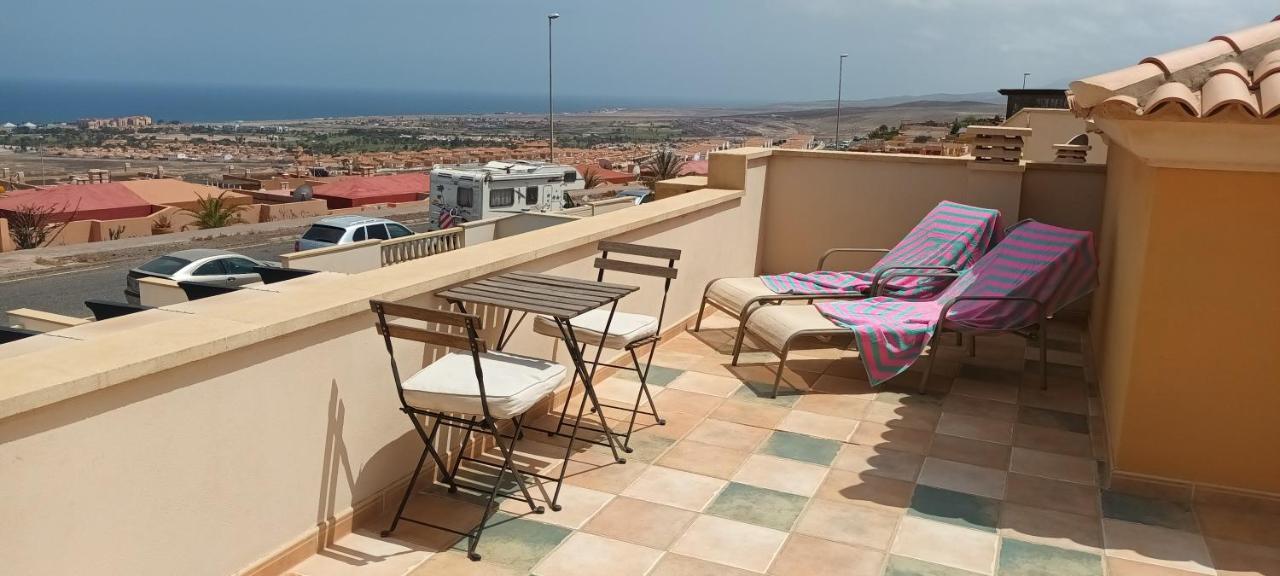 Beautiful, Spacious Villa, Heated Pool, Sleeps Eight, With Quality Furnishings Caleta De Fuste Eksteriør billede