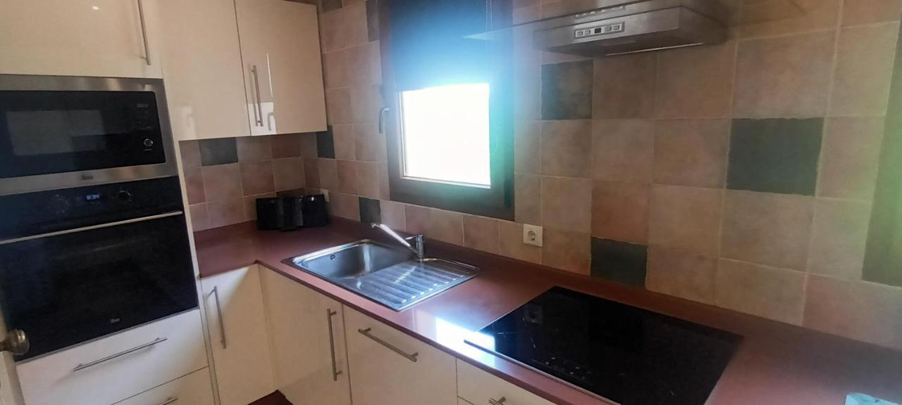 Beautiful, Spacious Villa, Heated Pool, Sleeps Eight, With Quality Furnishings Caleta De Fuste Eksteriør billede