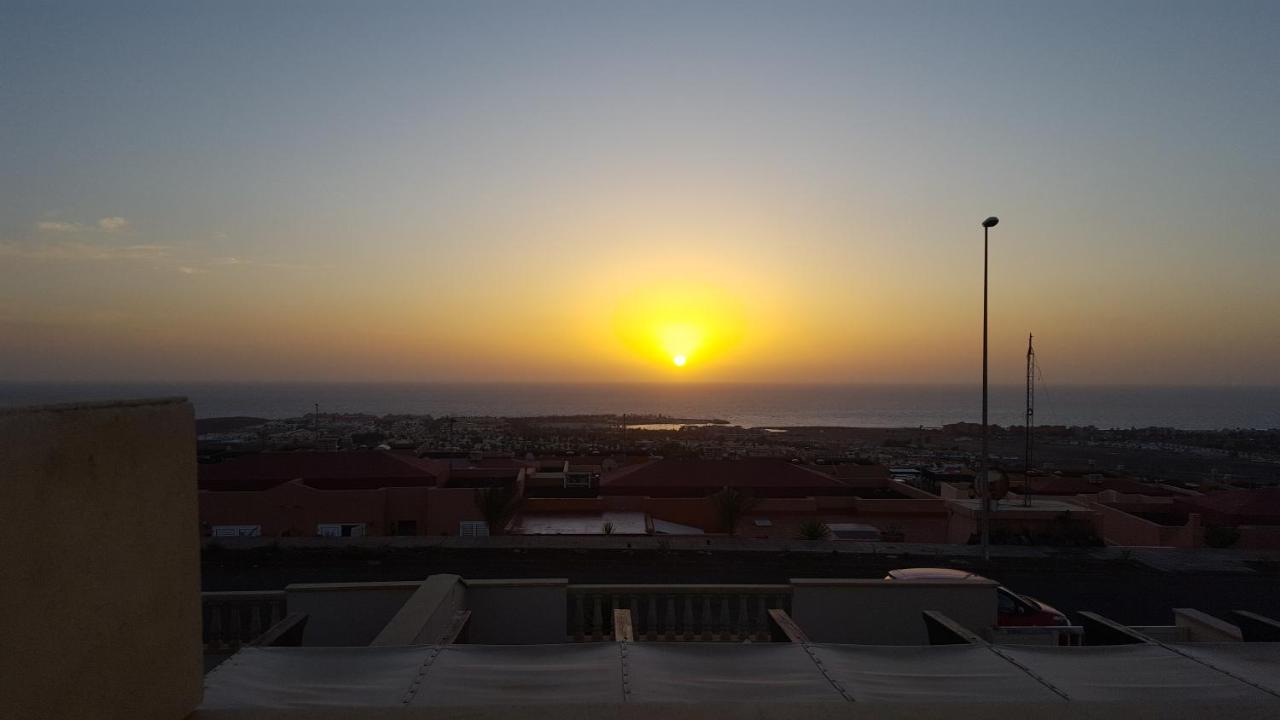 Beautiful, Spacious Villa, Heated Pool, Sleeps Eight, With Quality Furnishings Caleta De Fuste Eksteriør billede